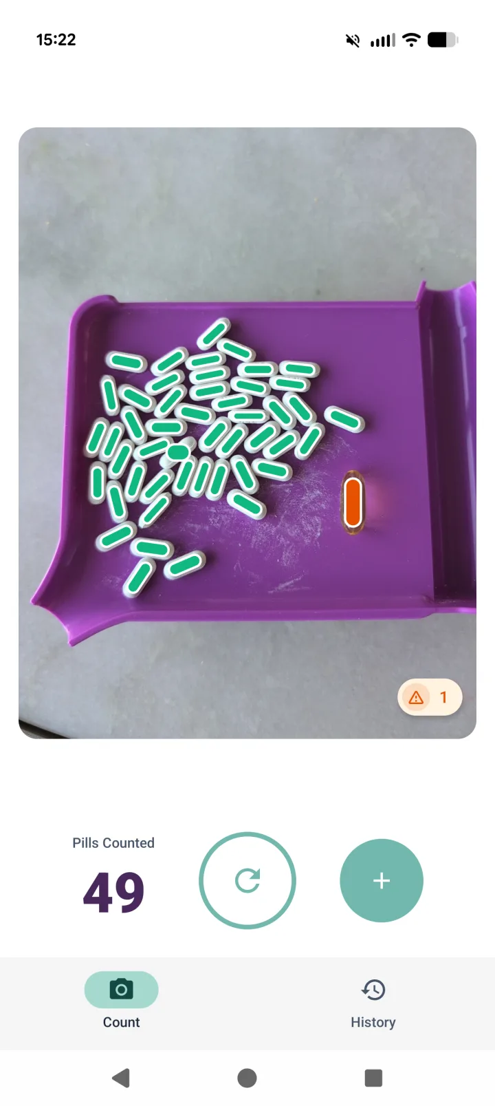 countRx flagging a mismatched pill in a tray